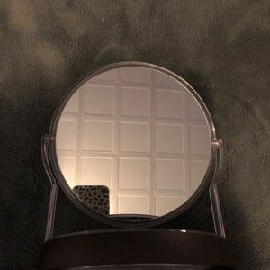 Small vanity mirror, great condition!
